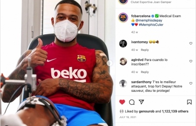 Memphis Depay, from FC Barcelona, being tested on our Arthrometer!